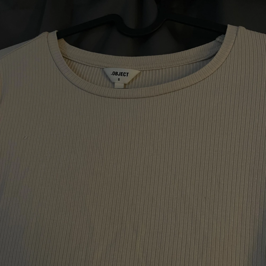Beige ribbad topp från Object - 1