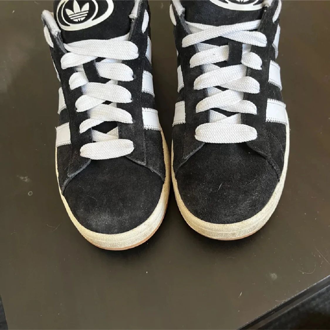 Adidas Campus svarta sneakers mocka - 1