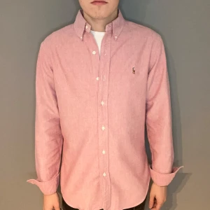 Polo Ralph Lauren skjorta  - Polo Ralph Lauren skjorta | storlek m | skick 10/10 | fraktar via valfrit ombud på köparens bekostnad | hör av dig vid funderingar 