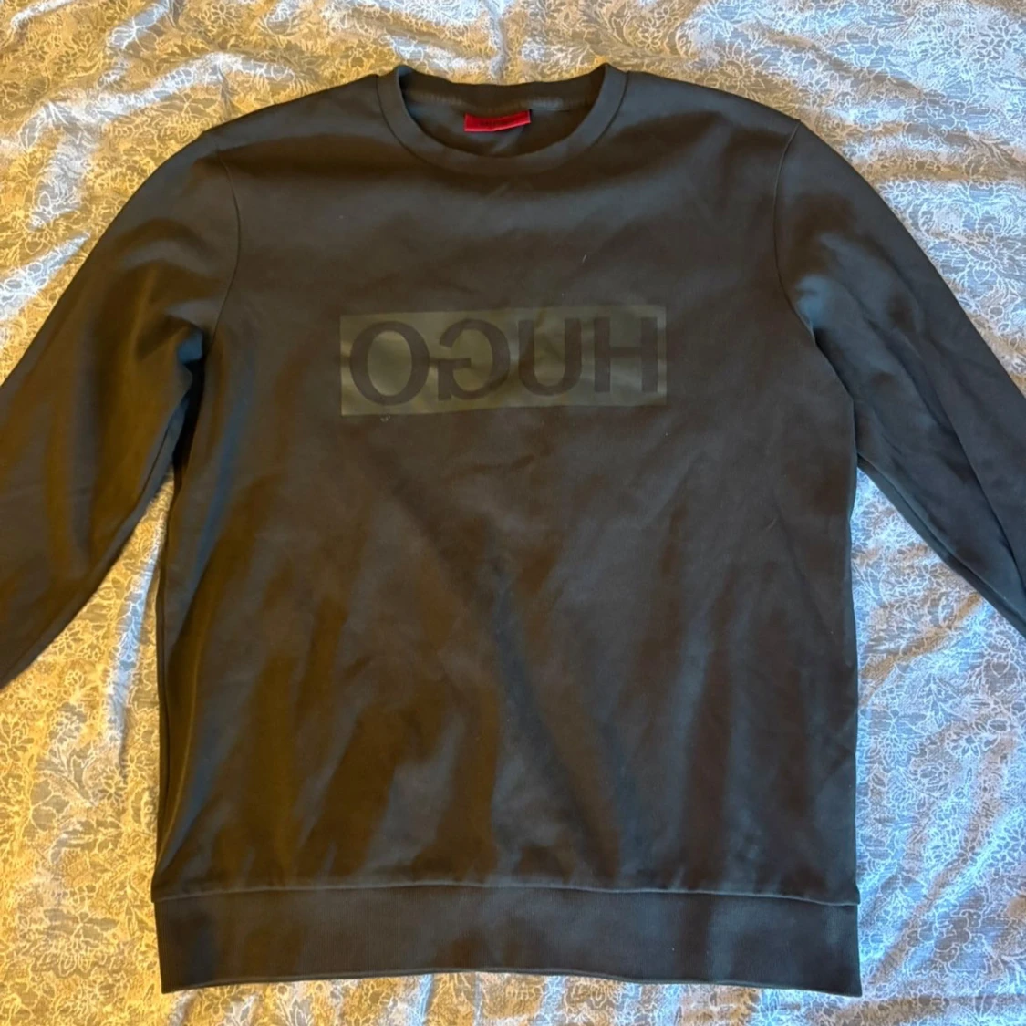 Svart sweatshirt från Hugo Boss
