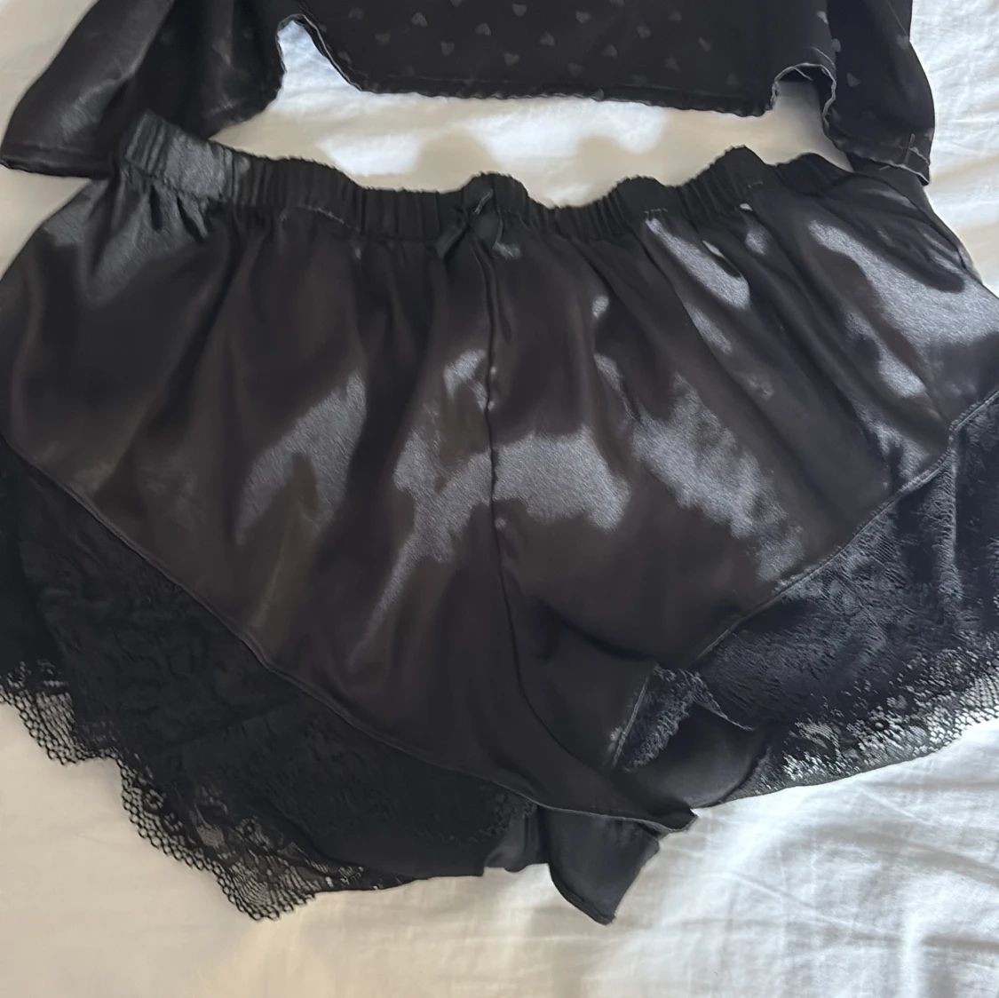 svart satin pyjamas från newyorker! - 1