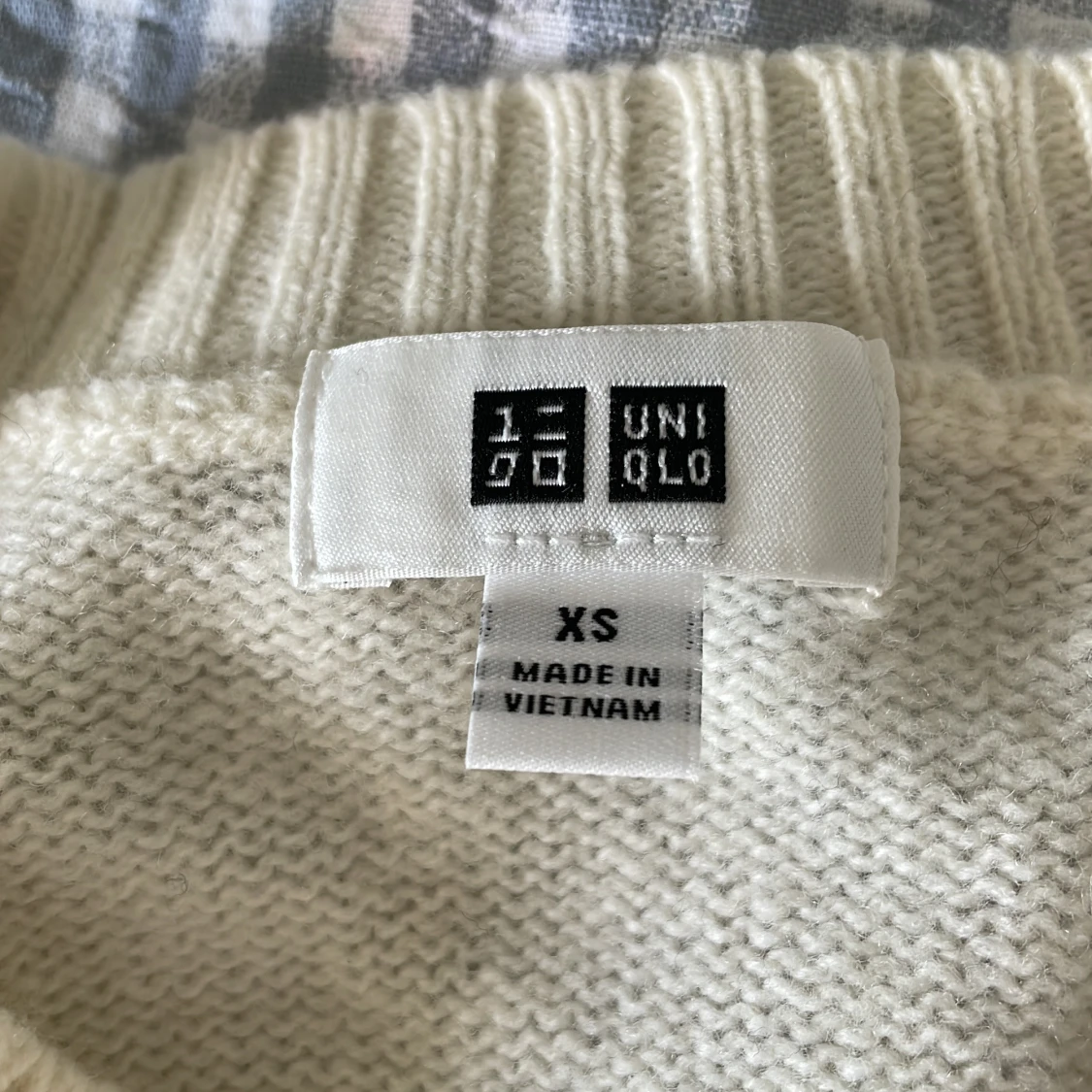Beige stickad tröja från Uniqlo XS - 1