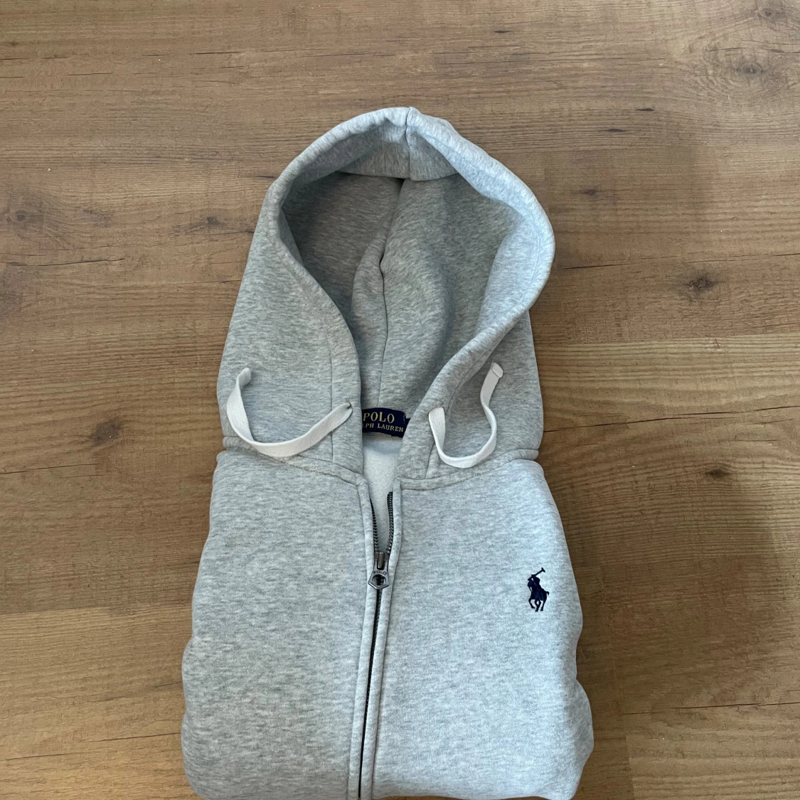 Grå hoodie från Polo Ralph Lauren - 1