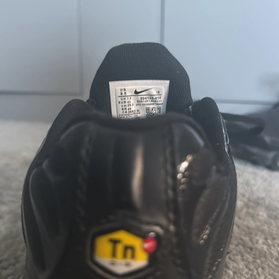 Nike Air Max Plus Tn helsvarta sneakers - 1
