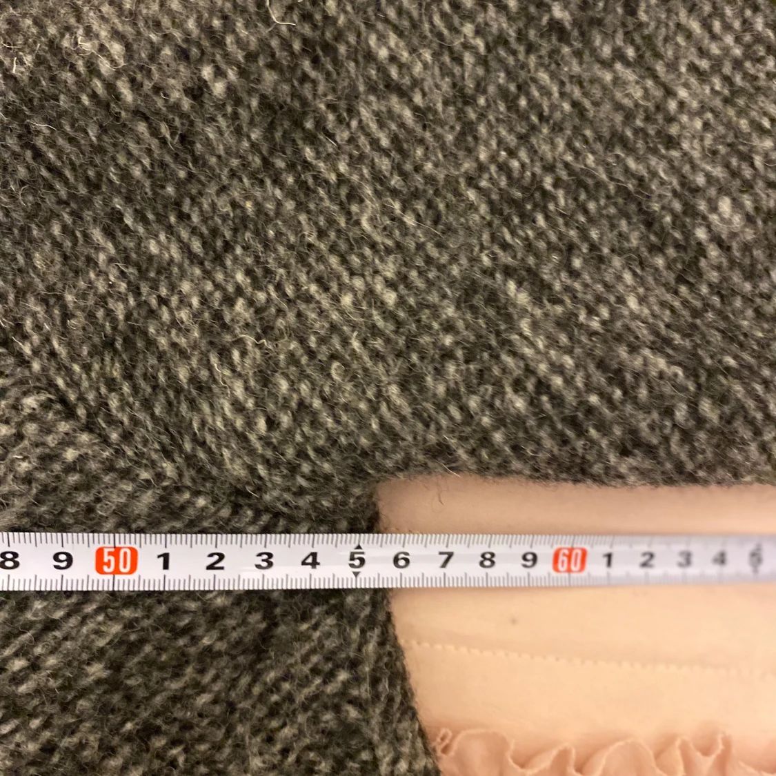 Grå kappa med fuskpälsdetaljer - 2