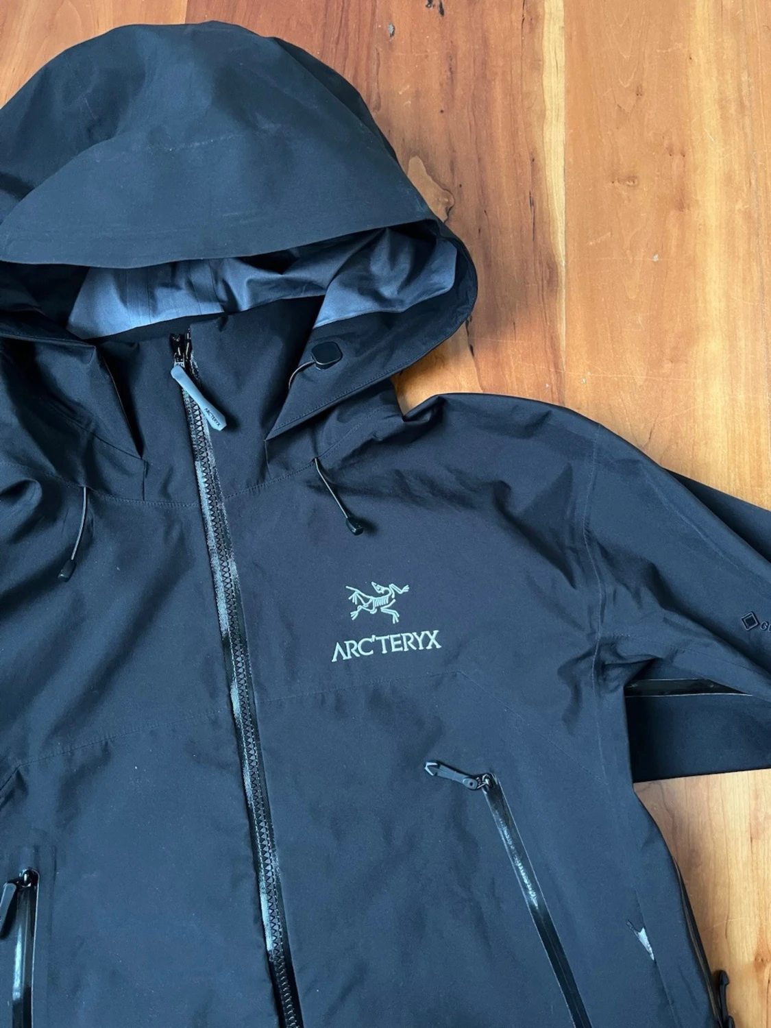 Svart vindjacka från Arc'teryx - 1