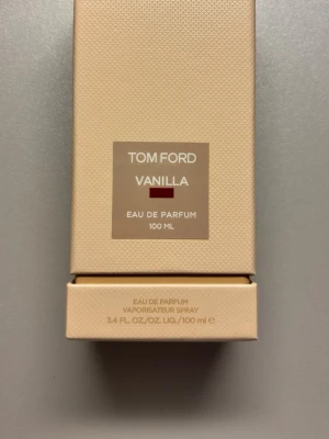 Tom Ford Vanilla EdP 100ml - Tom Ford Vanilla s#x Eau de Parfum, 100 ml. En stilren och lyxig parfymflaska. Tillverkad i USA. Perfekt för dig som vill sticka ut med en exklusiv doft.