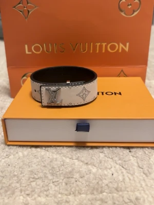 Lv bracelet  - Riktig unik färg, sällsynt