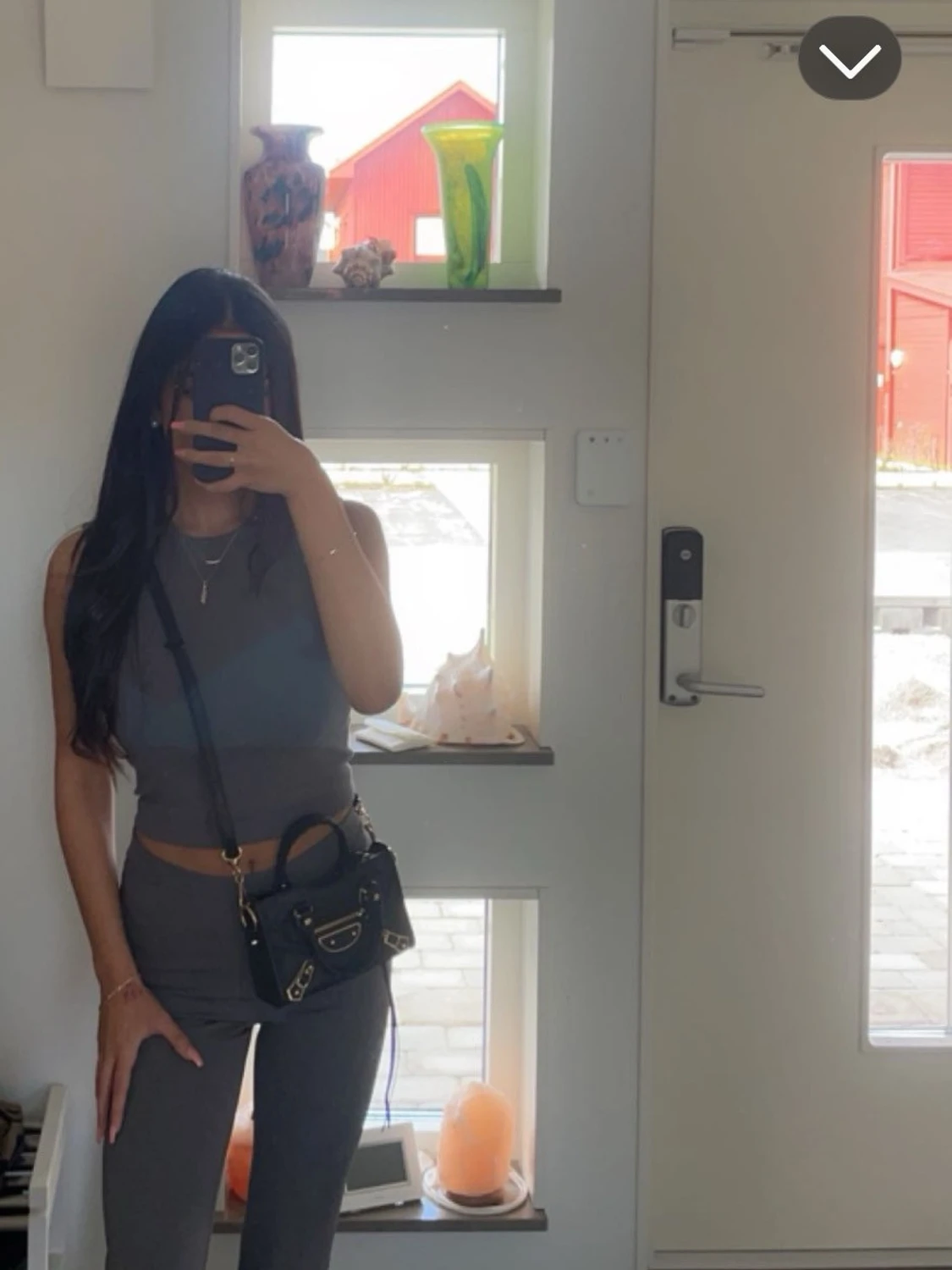 Mörkgrå ärmlös topp från Bikbok - 1