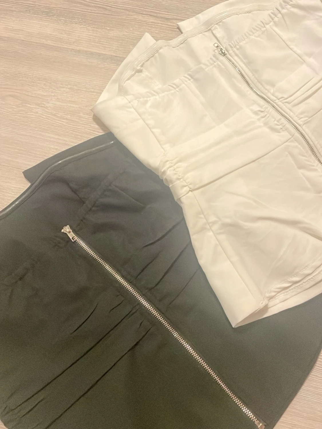 Svart och vit axelbandslös korsettopp - 3