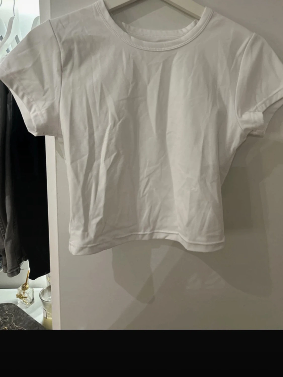 Vit croppad topp från New Apparel