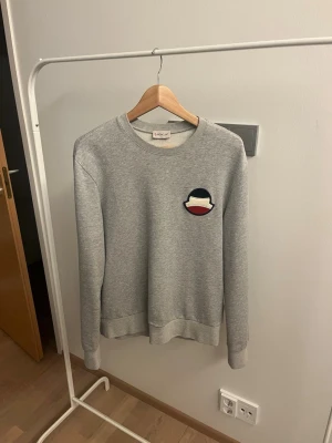 Moncler tröja - Very good condition and comes with legit check. Size M. 