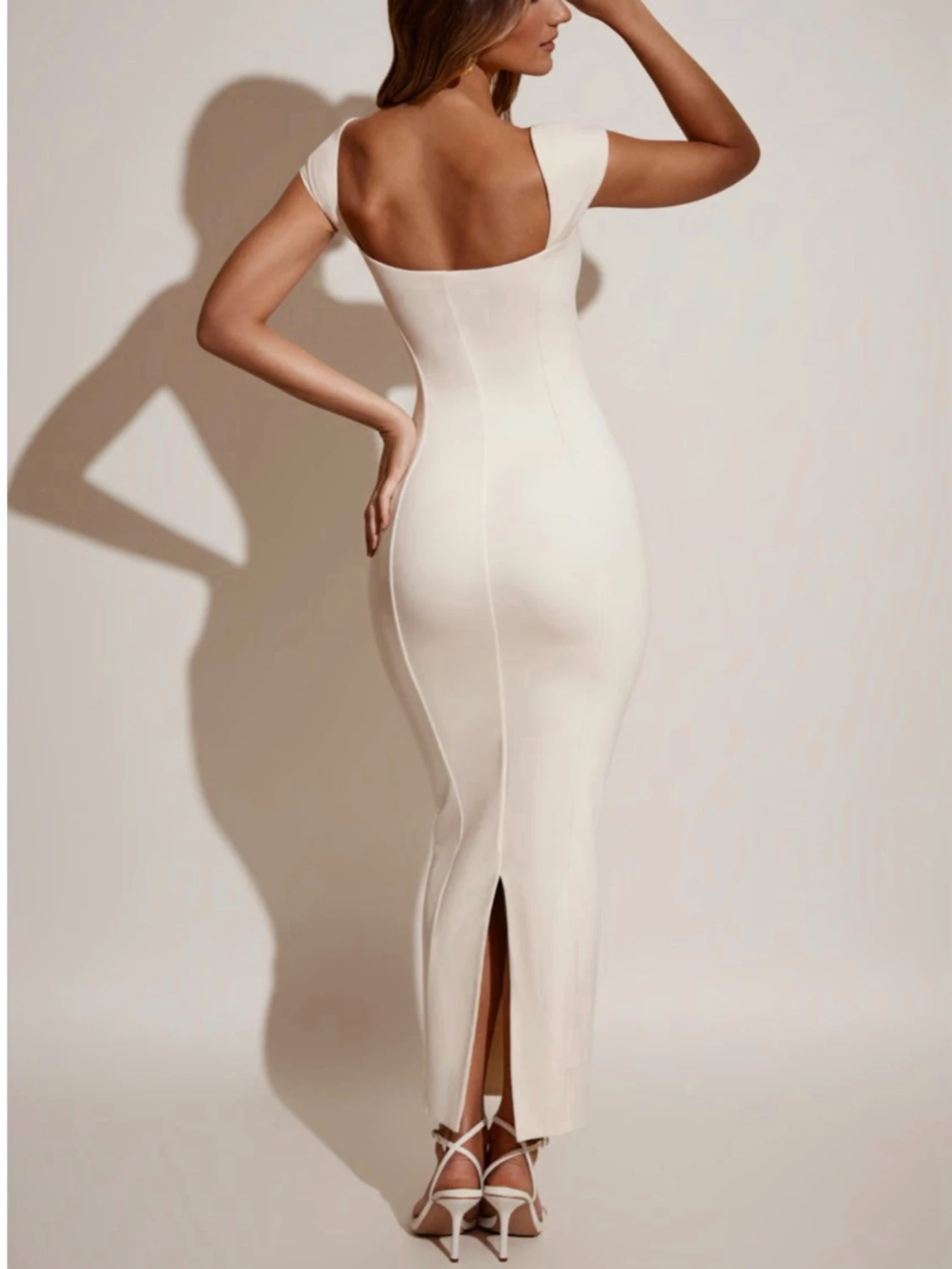 Vit figurnära långklänning - 1