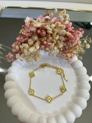 Klöver armband 9mm - Ett gulligt och vackert armband i storlek 9mm, rostfritt stål 