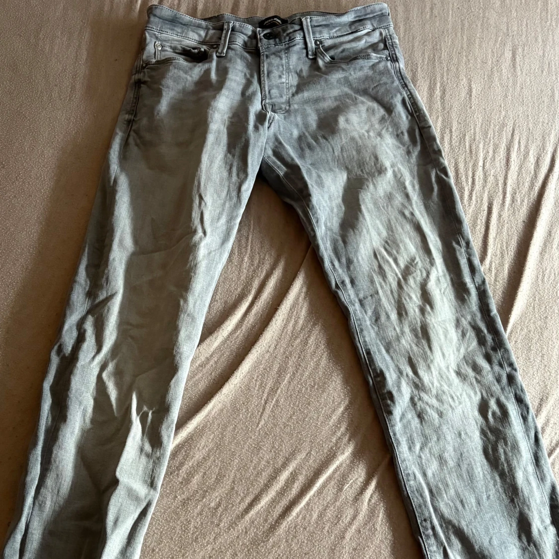 Grå slim jeans från Jack & Jones