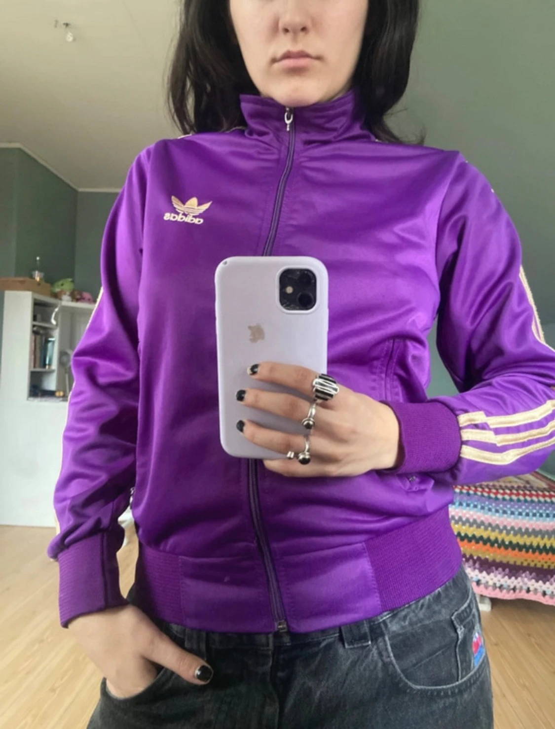 Lila Adidas vindjacka