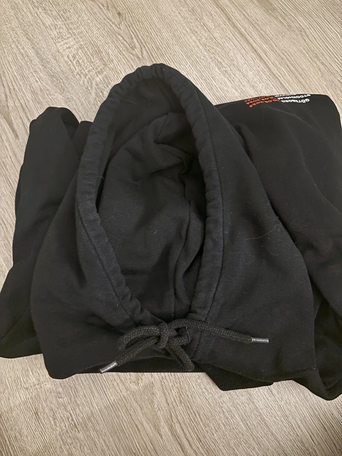 Limited edition svart hoodie M&M Tour Part 2 - 2