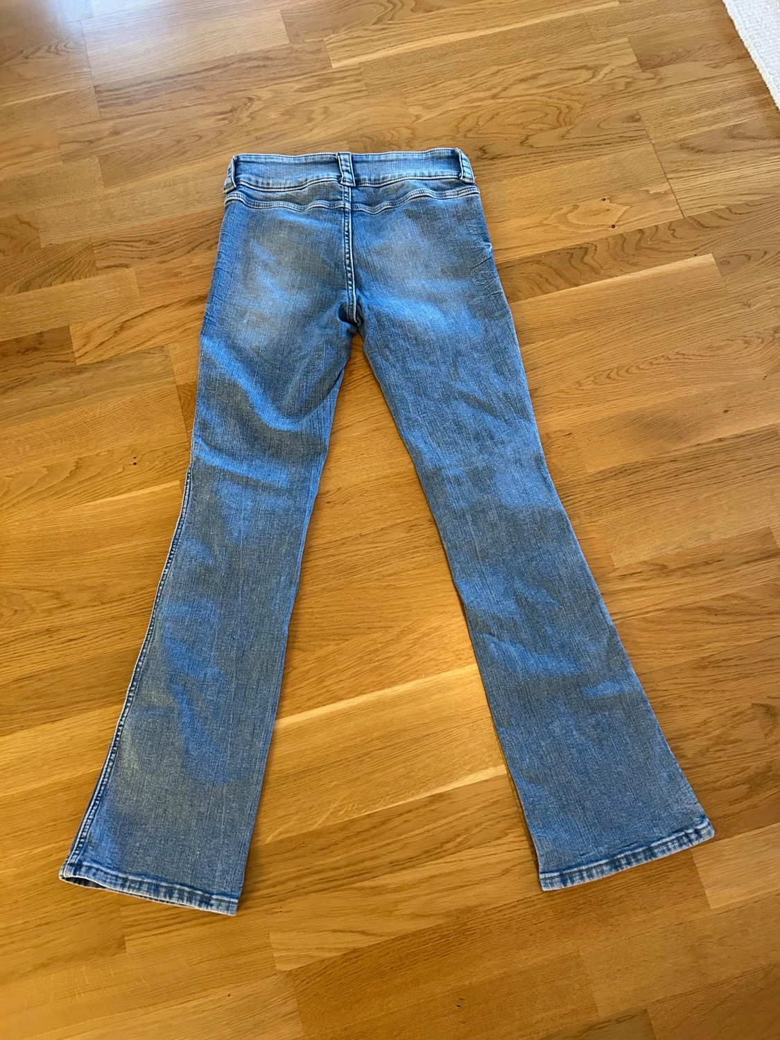  Nya Bootcut jeans från H&M ljusblå - 3