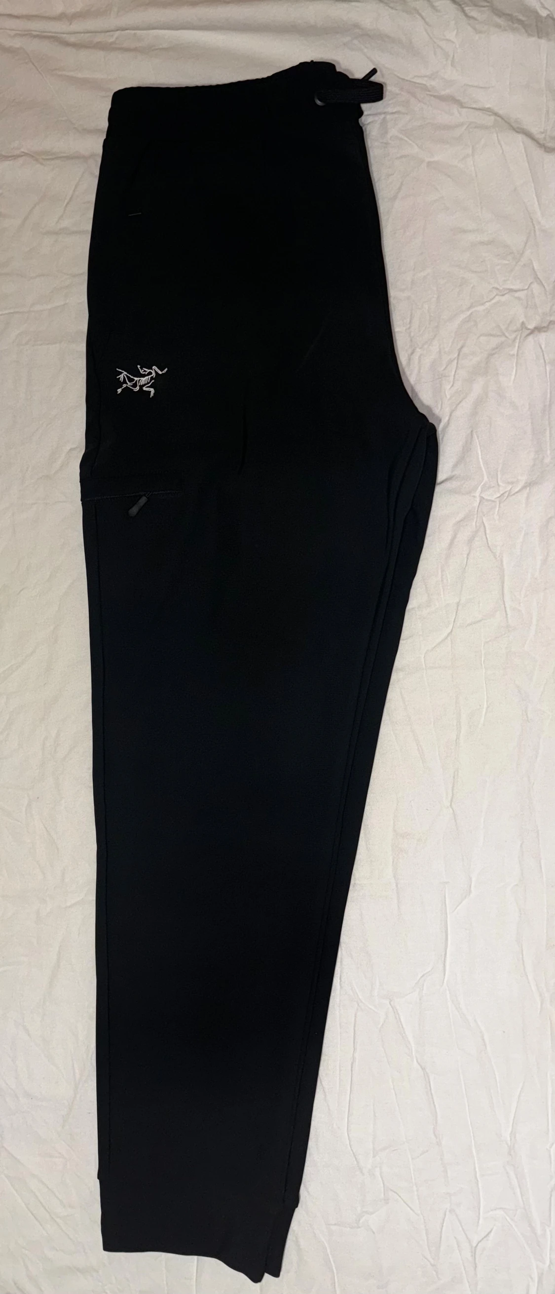 Svarta mjukisbyxor från Arc'teryx - 1