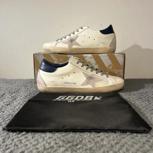 Golden Goose Skor  - Golden Goose Skor Mörkblå - Nytt skick - Strl 43 - Fraktas snabbt