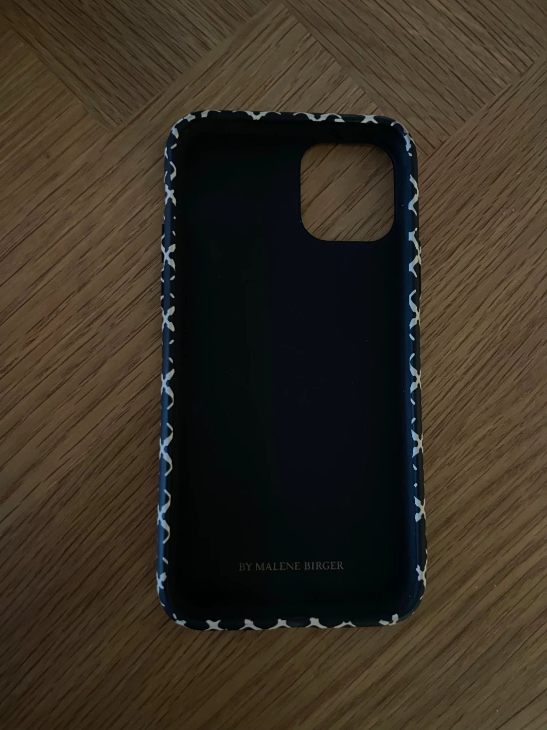 By Marlene Birger mobilskal  - 1