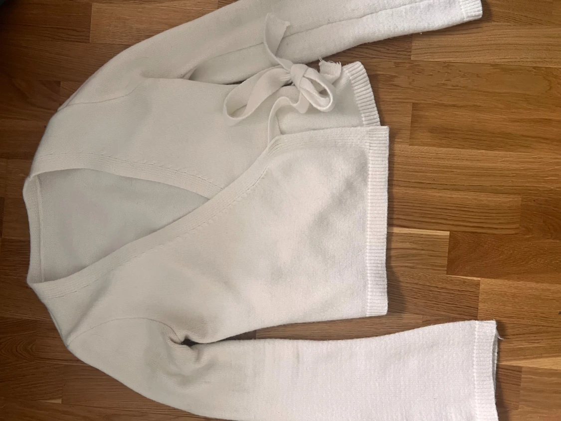 Vit omlottkofta med knytband - 1