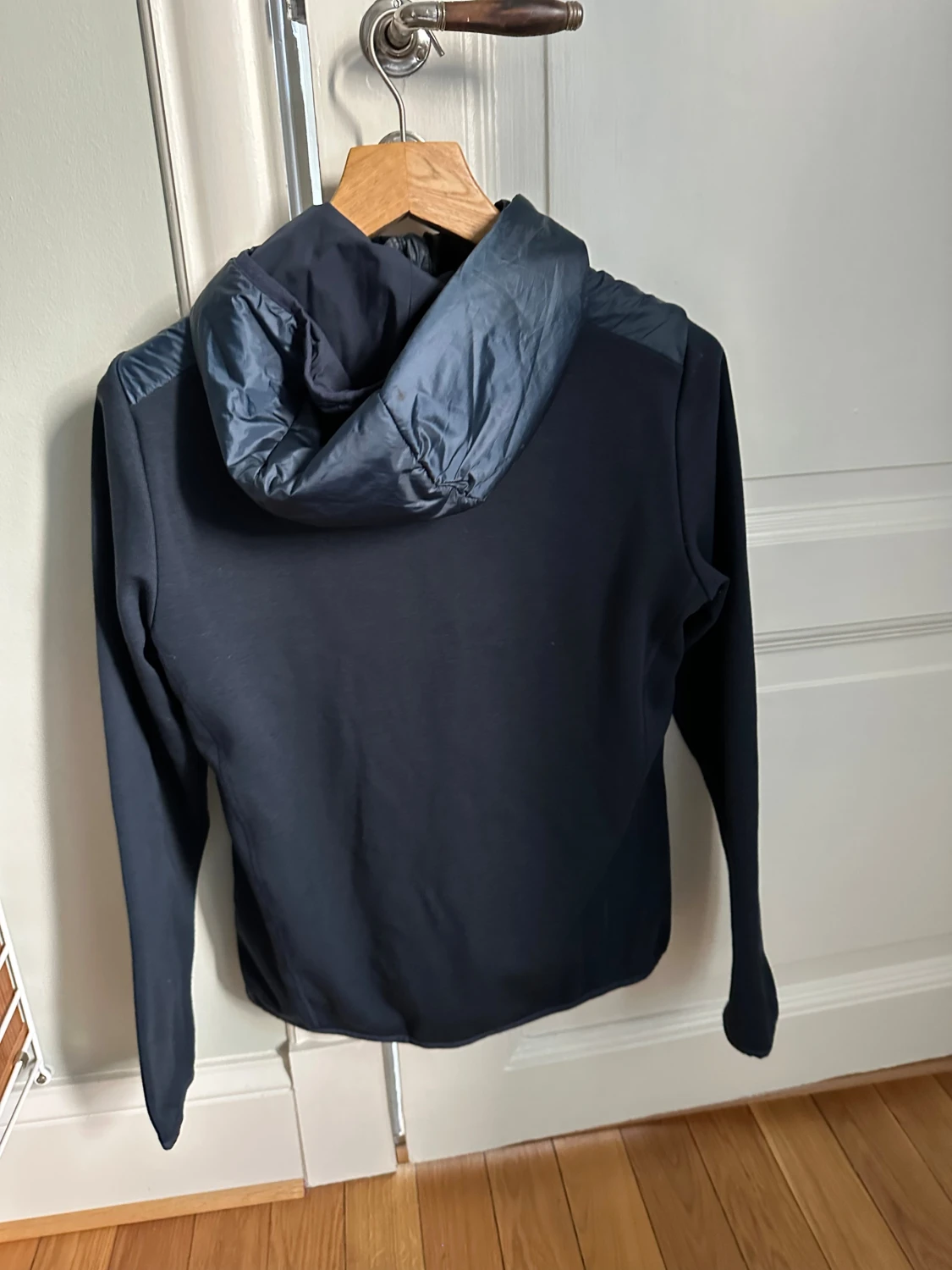 J Lindberg jacka  - 2