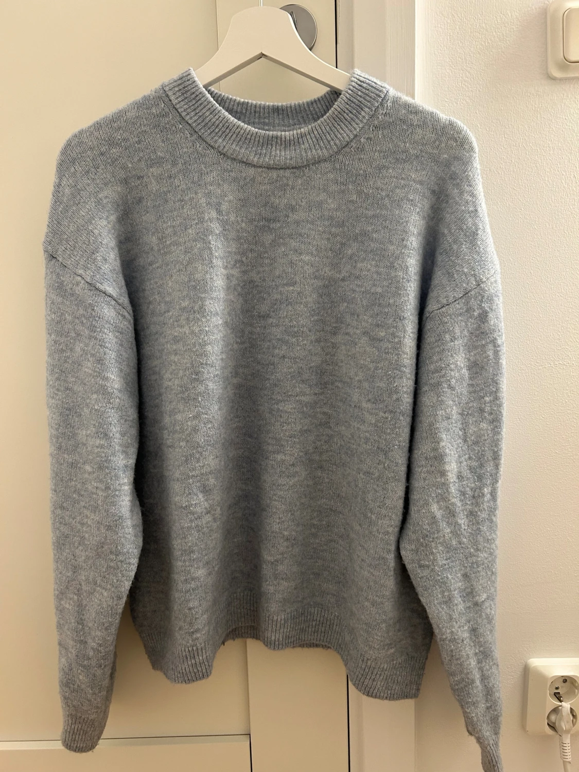 Ljusblå stickad tröja från H&M - 1