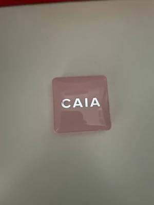 CAIA glow blush i färgen PINK LEMONADE - .
