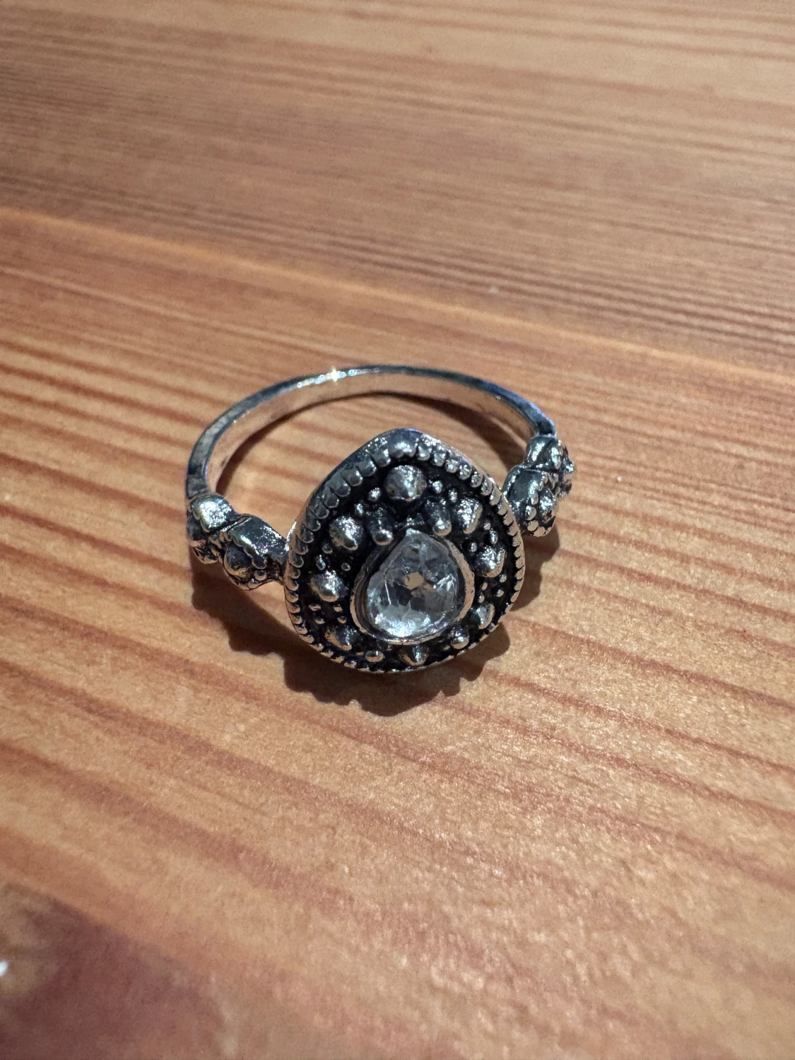 Silverring med droppformad sten - 1