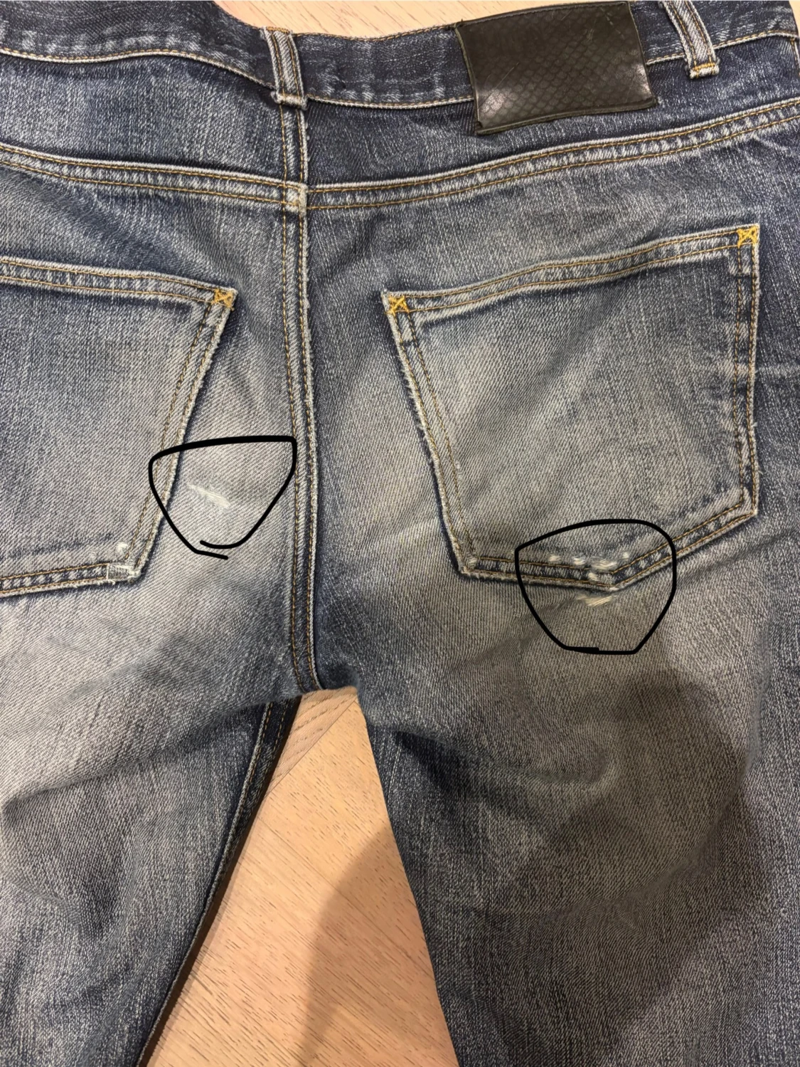 Galet feta jeans från human scales - 5