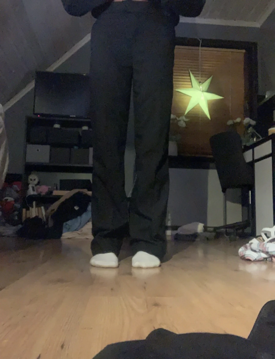 Svarta raka kostymbyxor