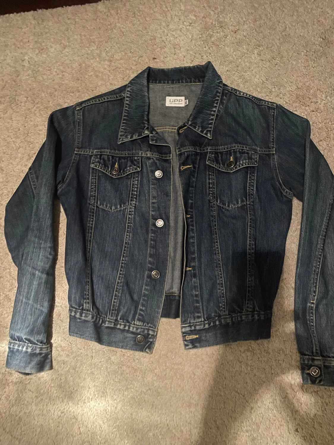 2 jeansjackor och Brun pälsponcho i mjuk fuskpäls - 1