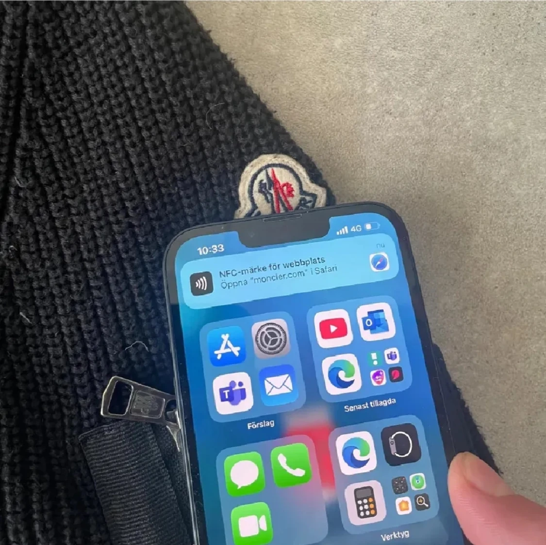 Svart Moncler pufferjacka med huva - 2