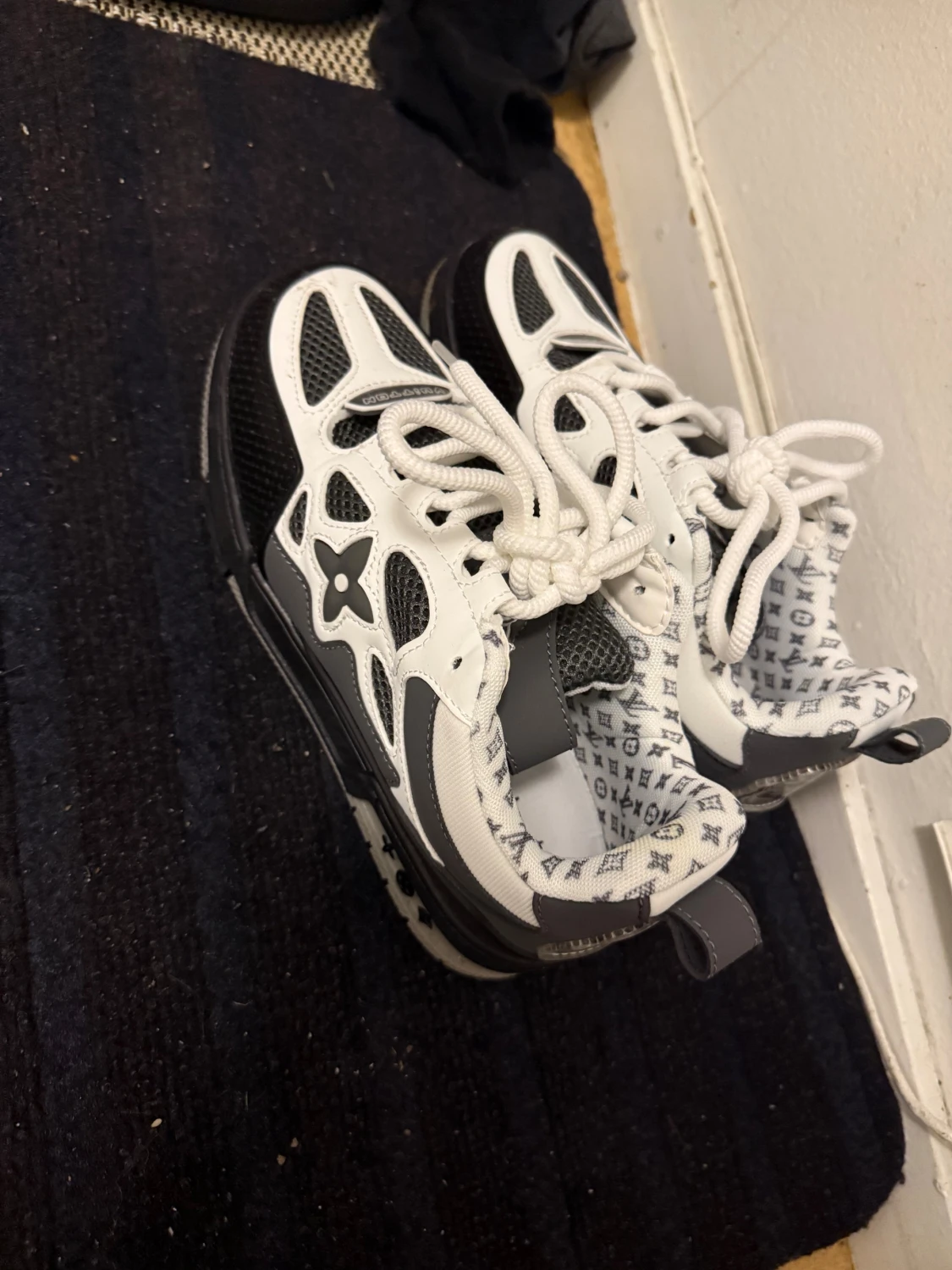 Lv skates black white grey - 1