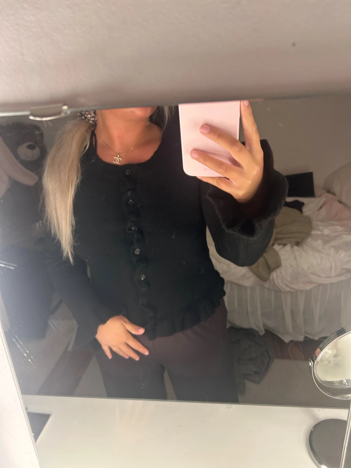 Svart kofta med volang från ONLY - 1