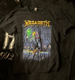 Megadeth t-shirt - Megadeth t shirt i strl M. Mycket bra skick 
