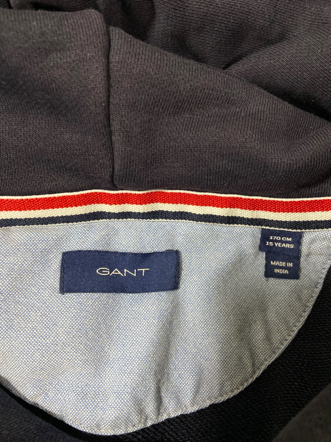 Mörkblå hoodie från GANT - 4