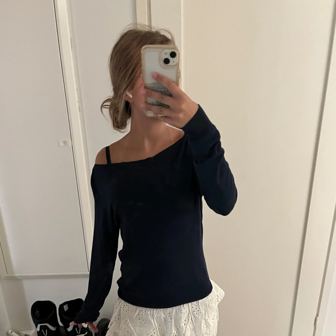 Mörkblå offshoulder 