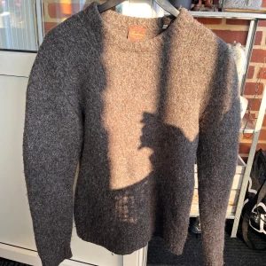 Brun ulltröja från Stenströms - Brun tröja från Stenströms. Riktigt skön och stilren och passar både till M och S!