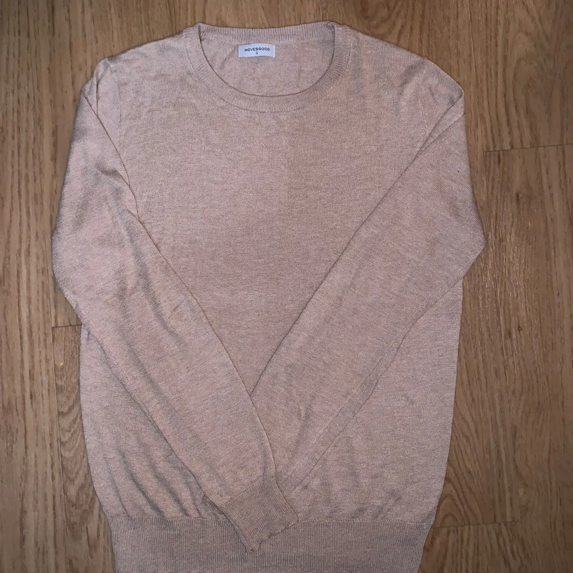 Beige Kashmir tröja från Movesgood