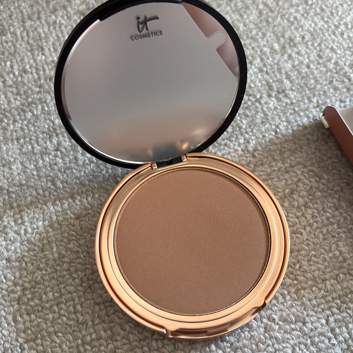 IT Cosmetics Bye Bye Pores Bronzer - 1