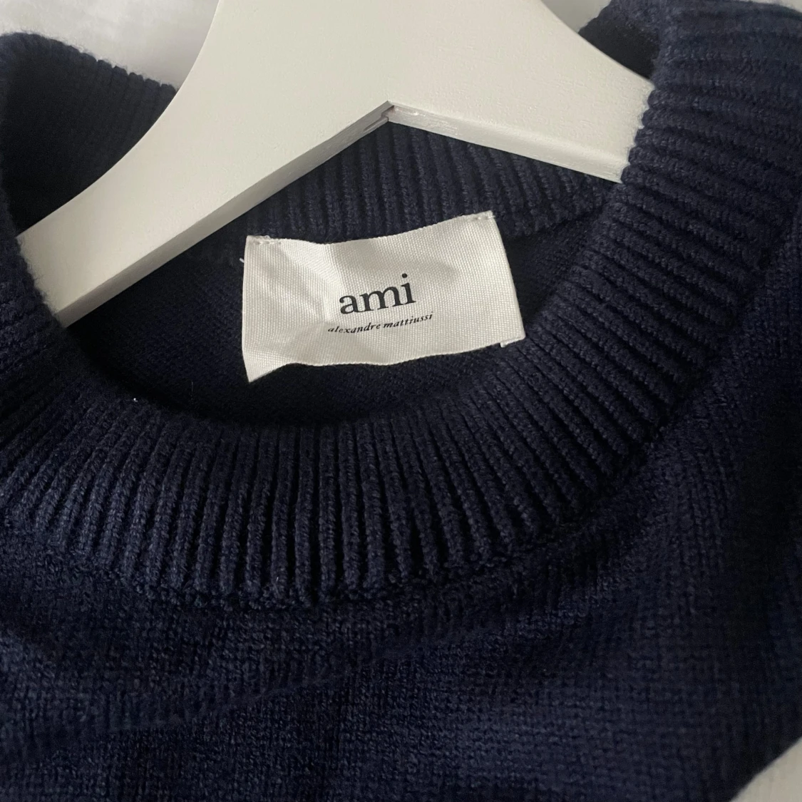 Mörkblå stickad tröja från Ami - 3