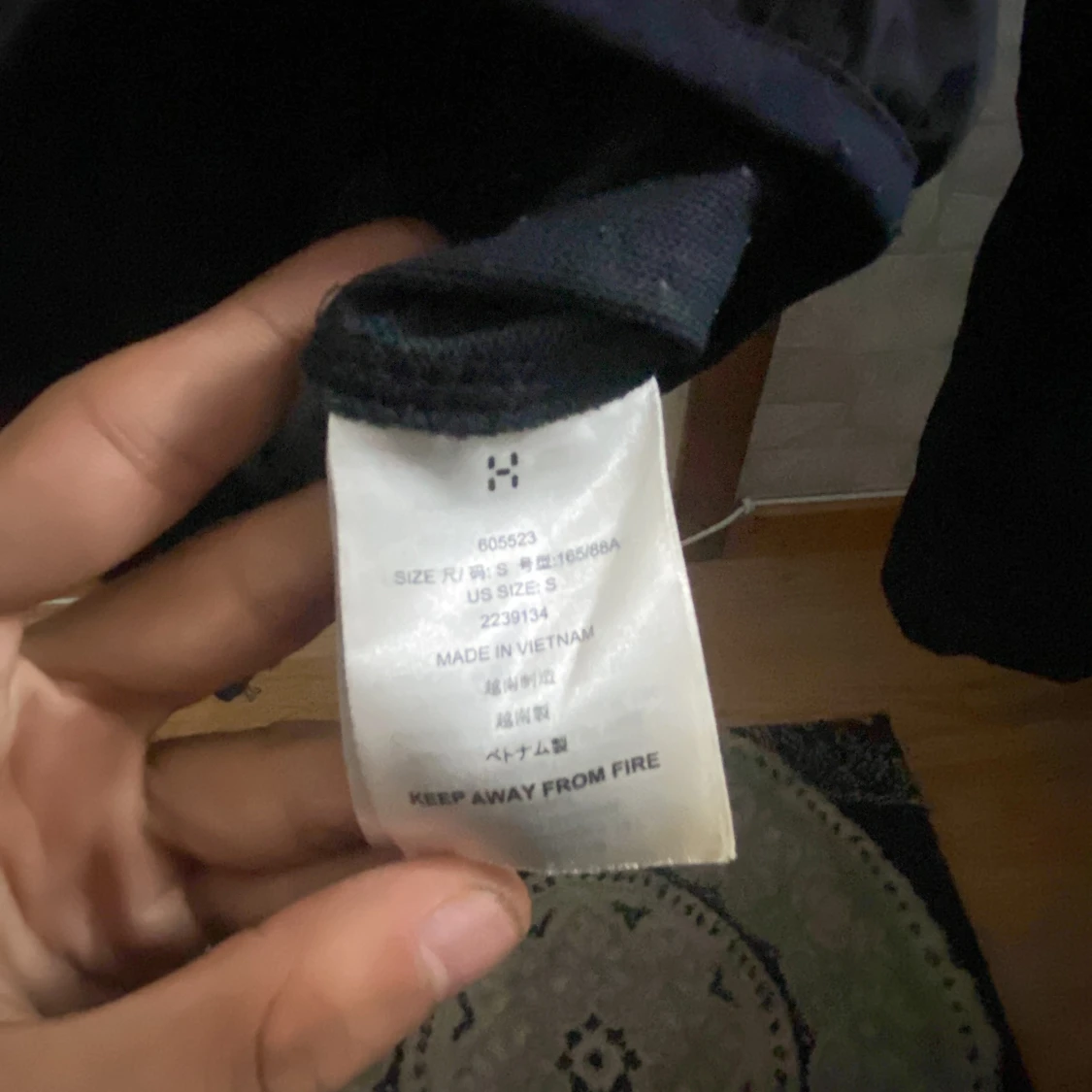 Svart jacka från Haglöfs med huva - 1