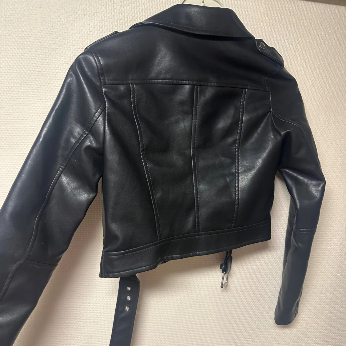 Svart skinnjacka från Stradivarius - 1