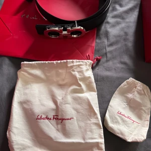 Salvatore Ferragamo bälte - Helt nytt! Skriv om ni har fler frågor