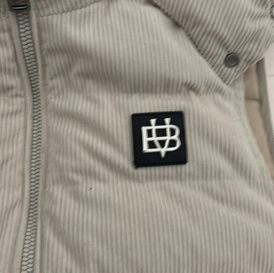 Beige dunväst från bvaldi med luva - 2