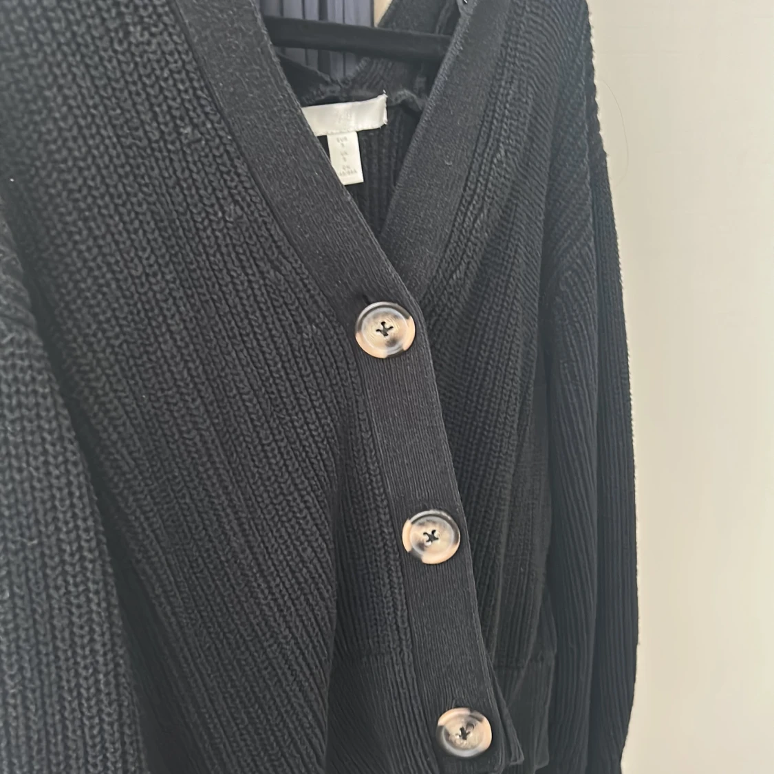 Svart stickad kofta från H&M - 2