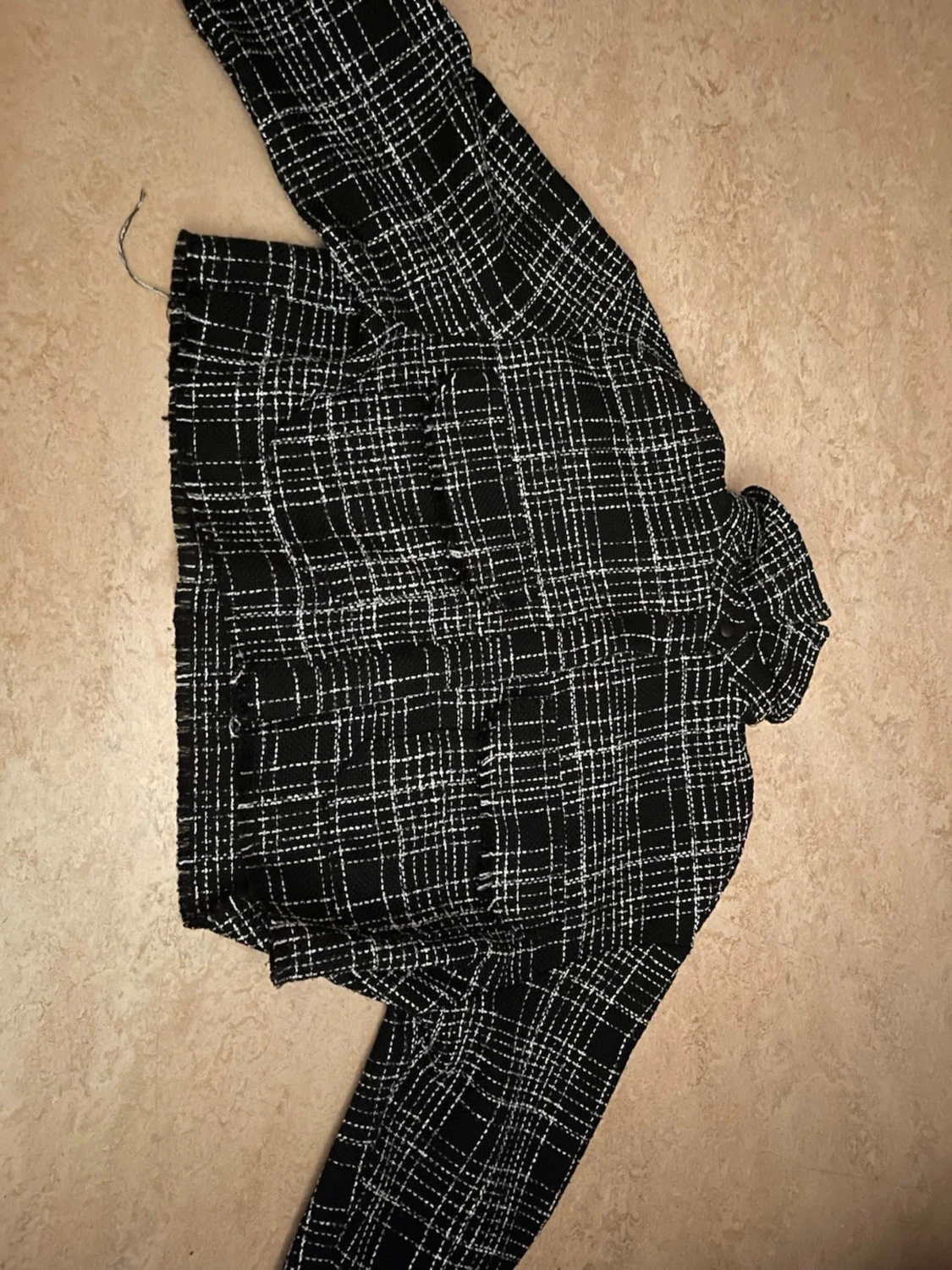 Svartvit rutig tunn jacka 