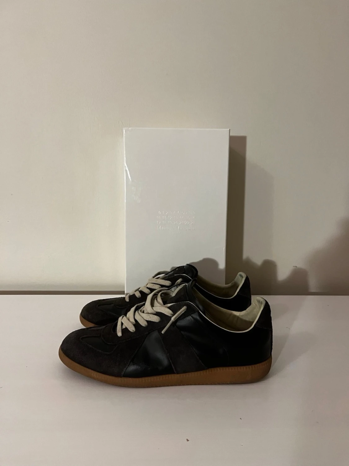 Maison Margiela gats bruna svarta